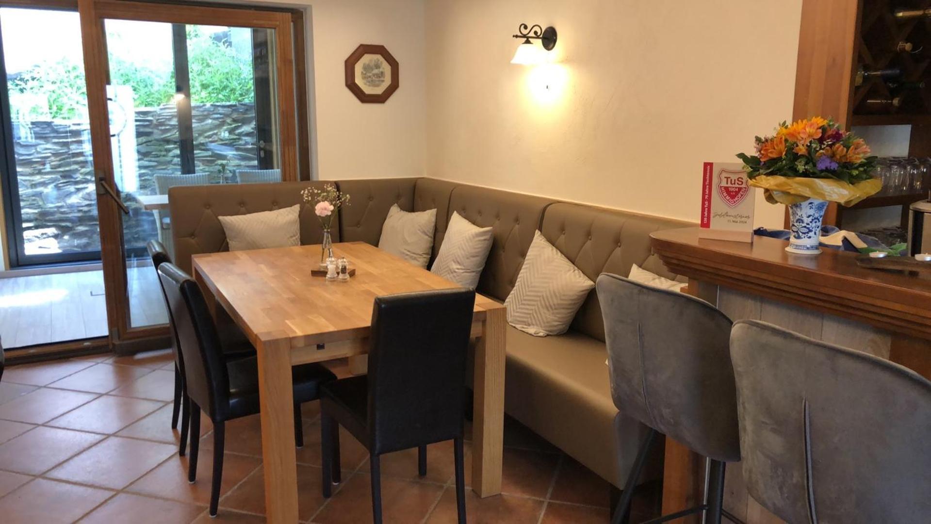 Rheinliebe Bistro Und Pension Лорх ам Рейн Екстериор снимка