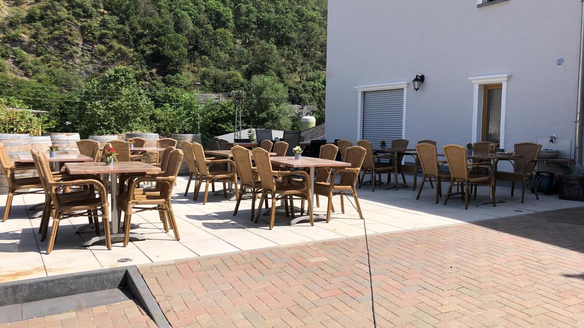 Rheinliebe Bistro Und Pension Лорх ам Рейн Екстериор снимка